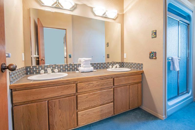 Deschutes Riverfront Home Sunriver Zewnętrze zdjęcie